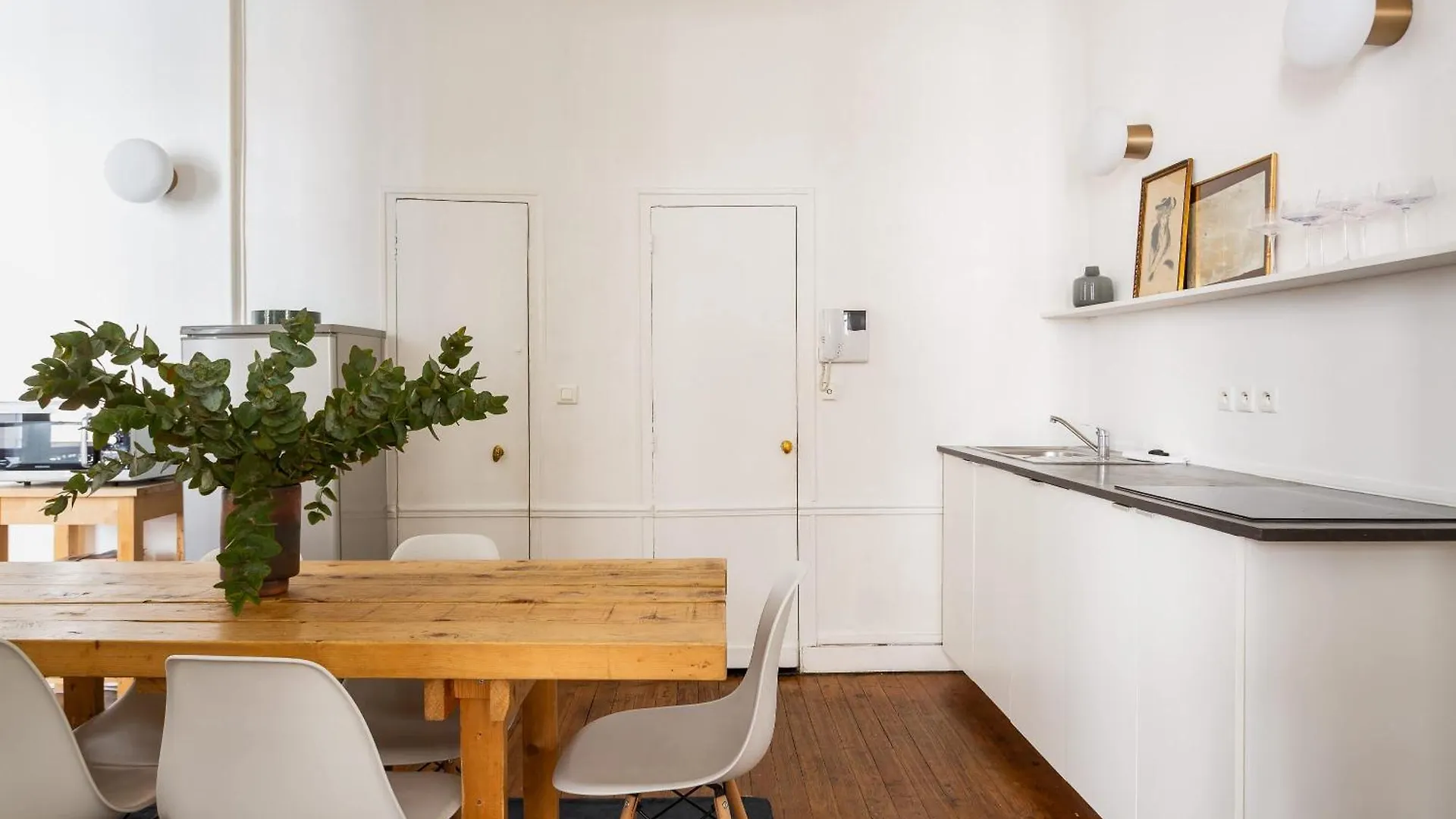 Habitat Parisien - Quatre Septembre Choiseul Opera Apartment
