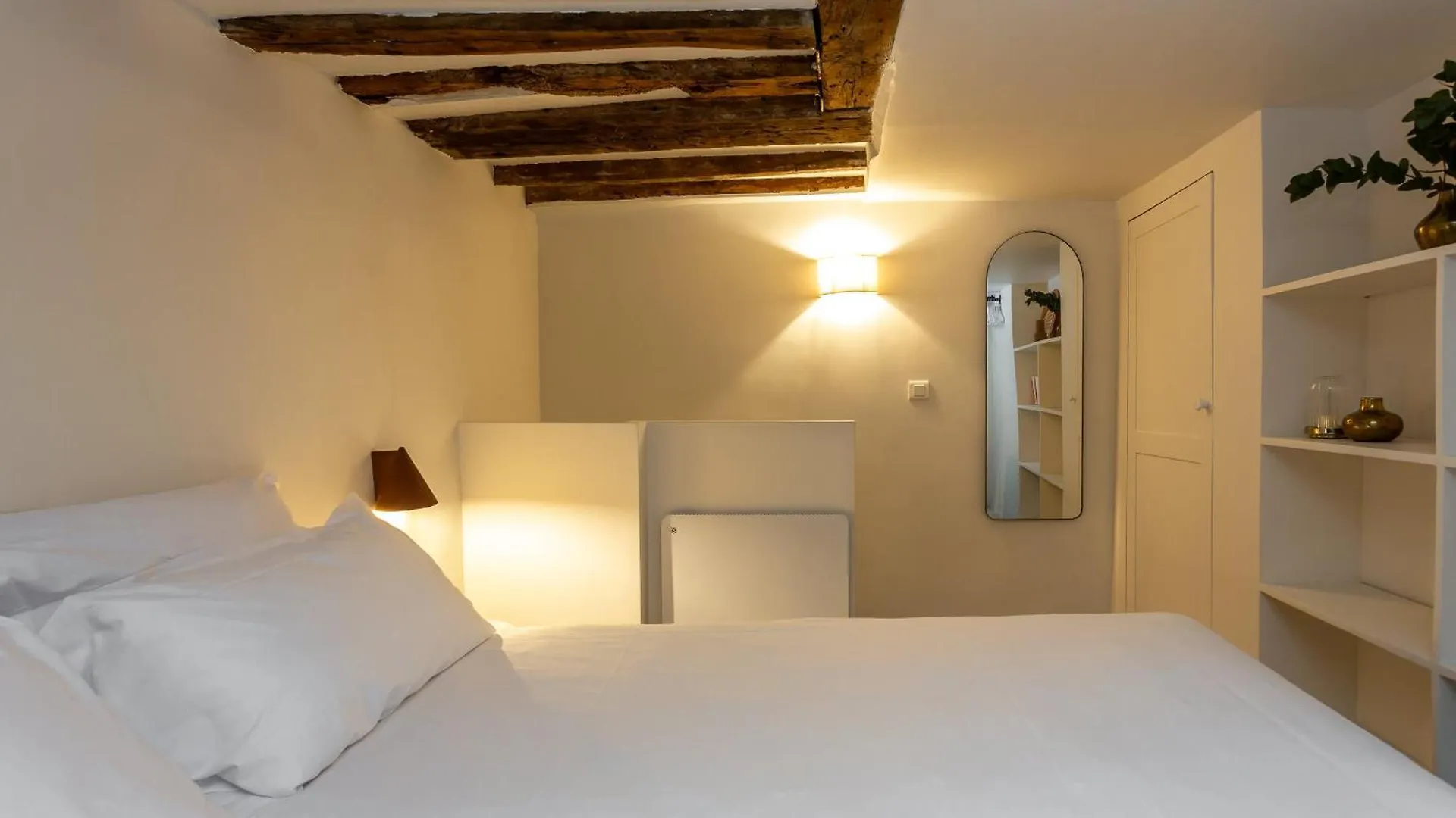 Habitat Parisien - Quatre Septembre Choiseul Opera Apartment Paris